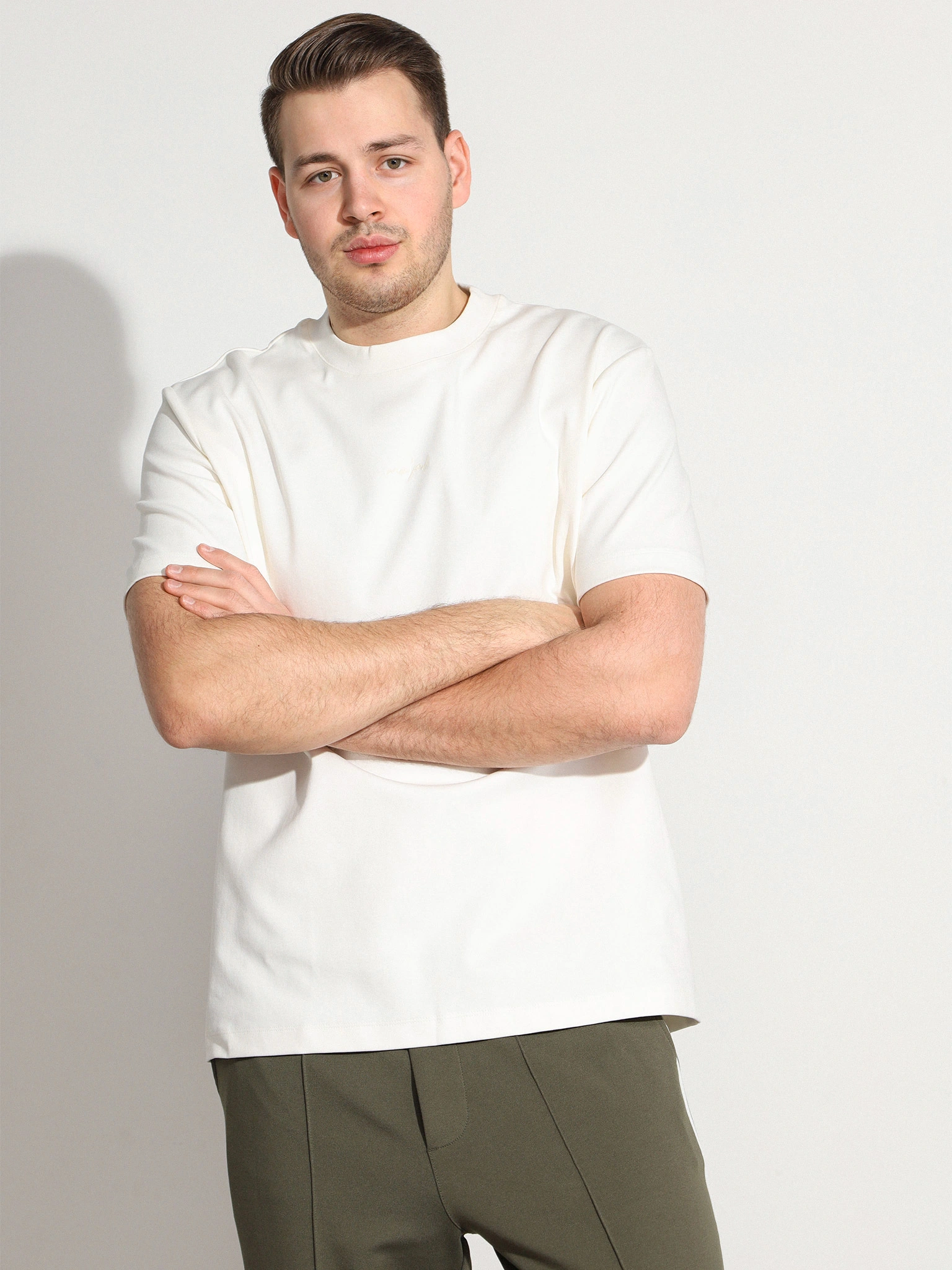 Футболка белого цвета из смесового хлопка